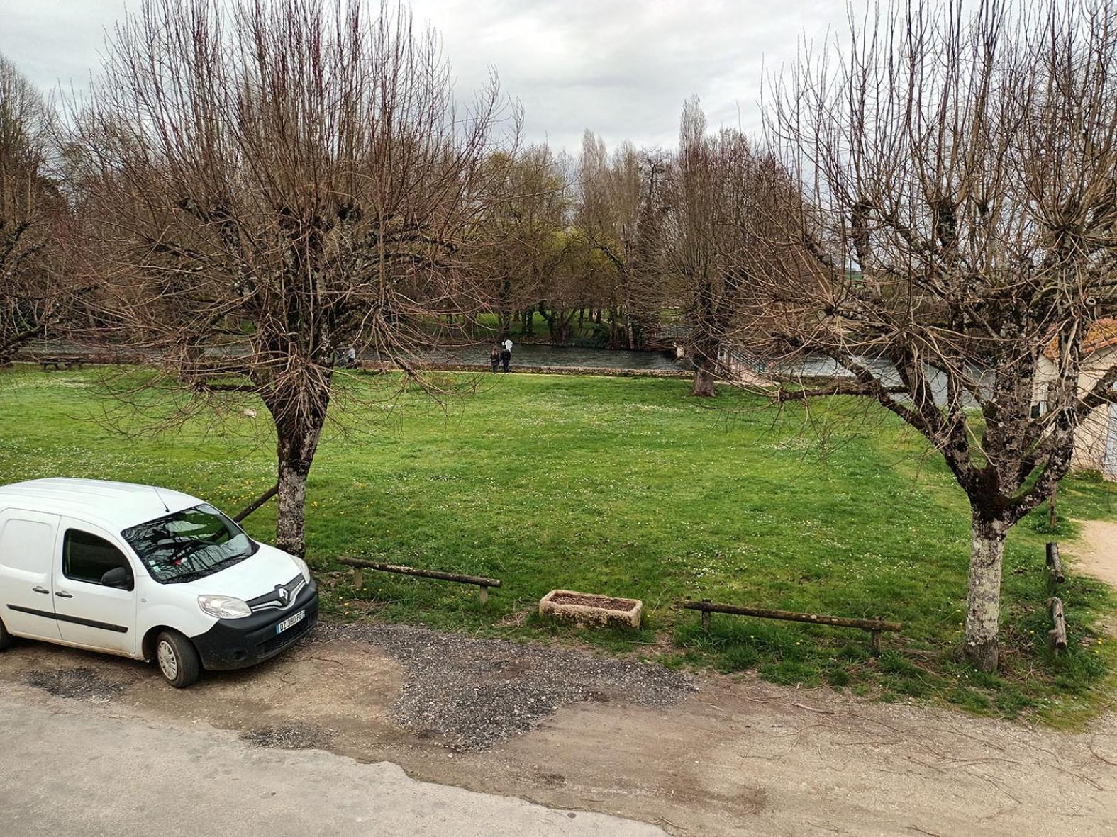 Au Bord De La Riviere Apartment Verteuil-sur-Charente Ngoại thất bức ảnh