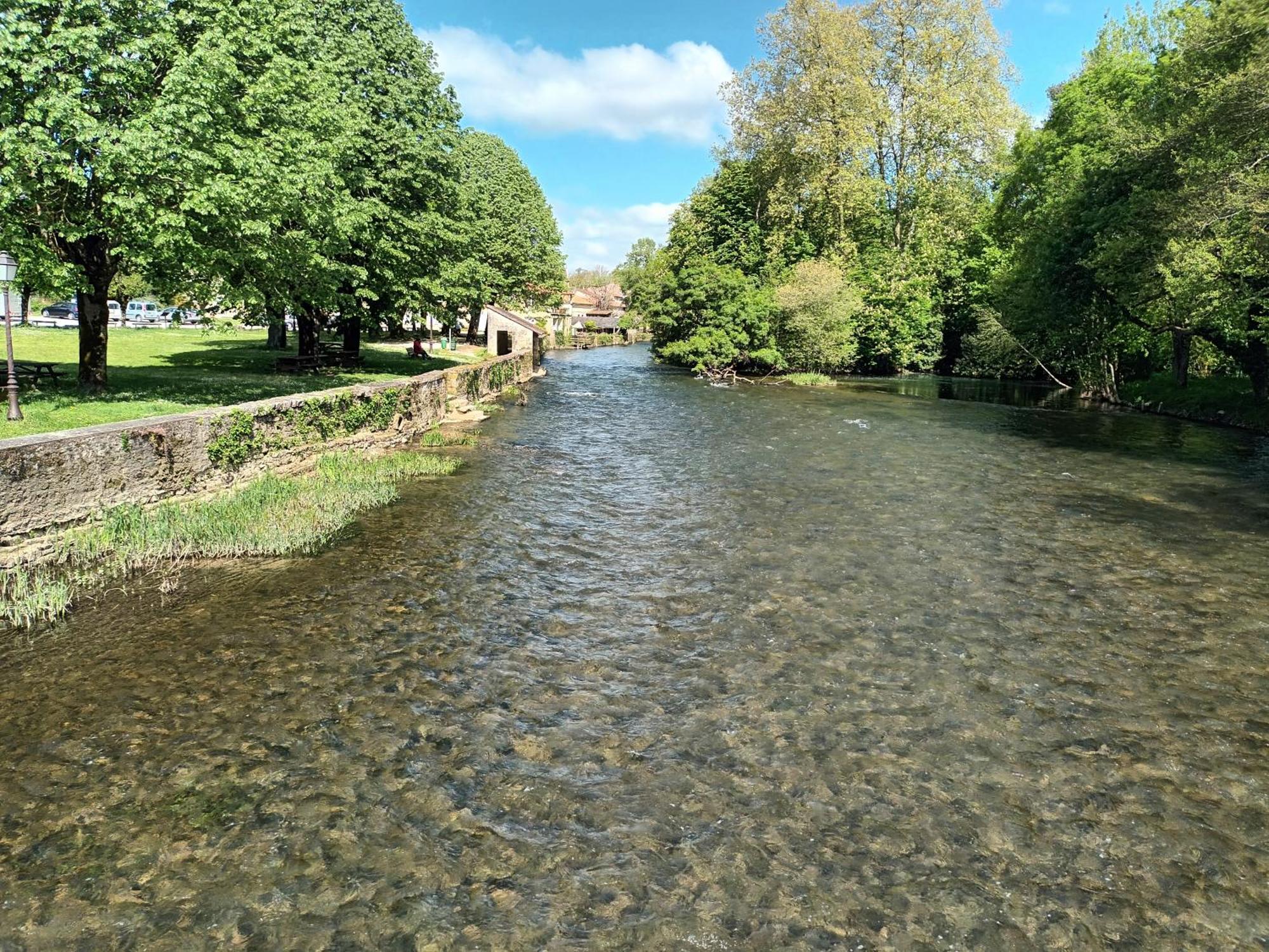 Au Bord De La Riviere Apartment Verteuil-sur-Charente Ngoại thất bức ảnh